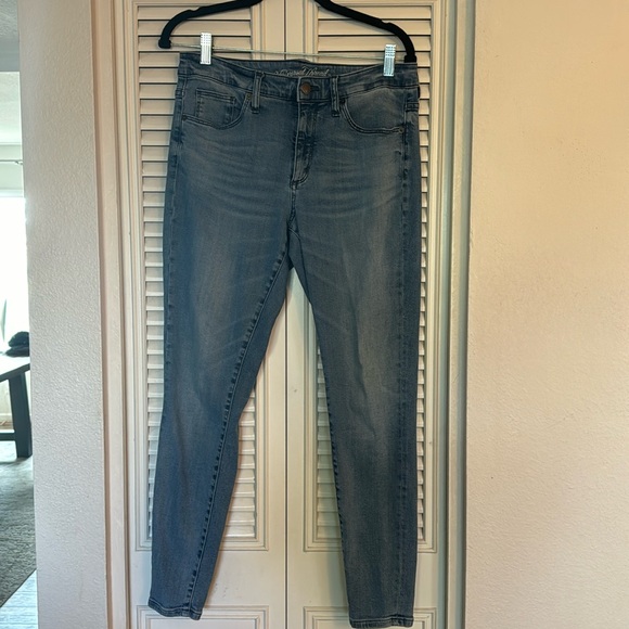 Universal thread stretchy skinny jeans. - Picture 1 of 3